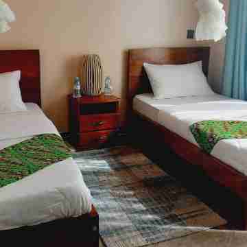 2 bedroom apartment in Entebbe Free Wi-Fi, air-conditioning, parking space. Rooms