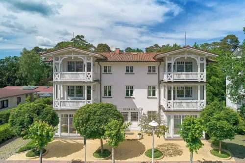 Top location in Baabe: Bright vacation apartment with terrace just 5 minutes from the beach