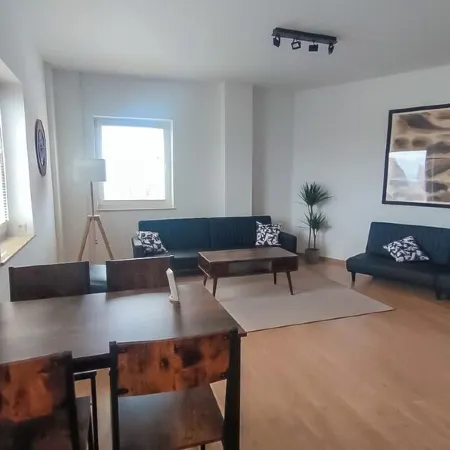 MuNo-Apartment | vacation apartment in Radebeul directly on the border to Dresden Отели в г. Радебойль