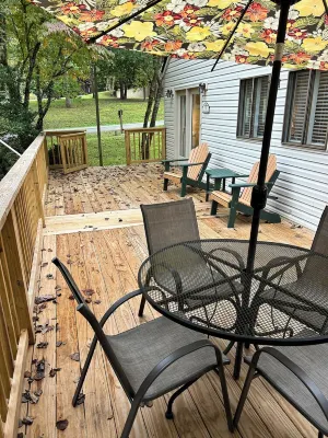 Charming 5-bedroom/3-bath home with easy access to Lake Cumberland