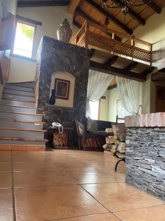 Wisteria Cabaña 100% de Lujo con Amplios Jardines