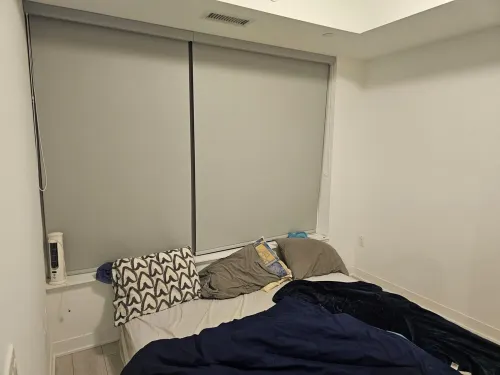 Spacious Master Ensuite Room w King Size Bed, Hi-Speed Wifi, A/C,  Fan & Dresser