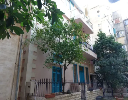 Private Studio, nice terrace , special location, calm  area in Ashrafieh region.