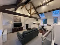 Pheasants crossing - quiet luxurious country cottage Hotel a Almondbury