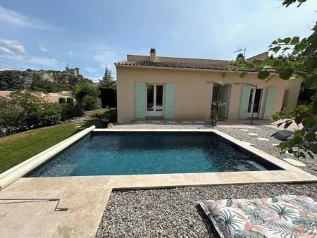 Villa with pool and castle view