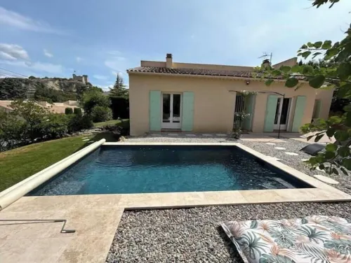 Villa with pool and castle view