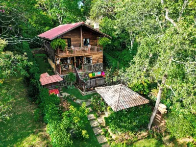 Charming 2-bedroom cabin in private condominium Hotel a 