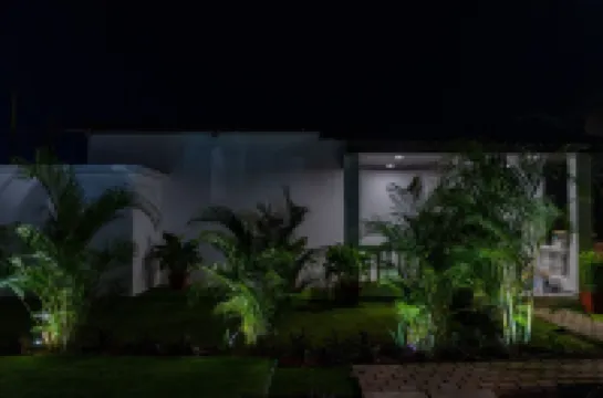 3 BHK Private villa with pool, WiFi, AC and Kitchen & Car Parking