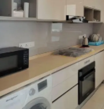 Enjoy a beautiful sunset from your ocean-view bedroom. فنادق في ماونت لافينيا