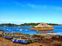 TY Louis  for 4 Persons above Loguivy Harbour and Beach
