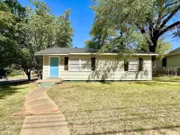 Charming 3-bedroom house on quiet street in delightful Kilgore