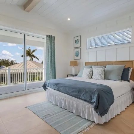 New Beach House! Hot Tub and Heated Pool!