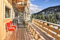 Sasquatch Inn Retreat Near Fishing and Hunting! - parking