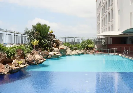 Grand Palace Hotel Отели в г. Miri Division