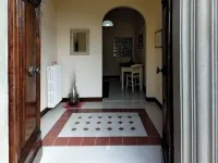 Historic house with garden in front of the Grotta Giusti Thermal pool near Lucca モンスンマーノ・テルメのホテル