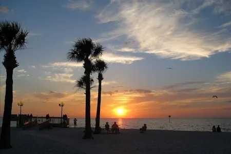 Pine Island - Weeki Wachee Ocean View Home- Walk to Beach on Secluded Island