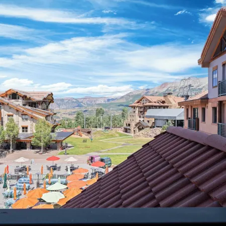 Blue Mesa Lodge 40C by Avantstay Ski in/ Ski Out Unit w/ Balcony!