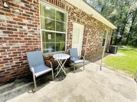 Ideal for Relaxation and Unwinding - Spacious Retreat