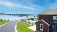 Clarion Pointe on the Lake Clarksville-South Hill West Hotels in Clarksville