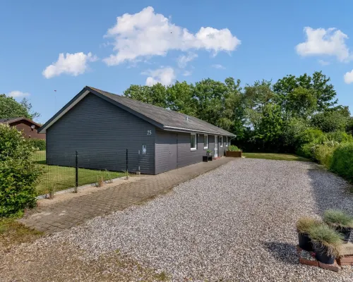 "Knag" - 800m to the Fjord Hotels in Hemmet