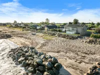 "Diderik" - 5m from the sea