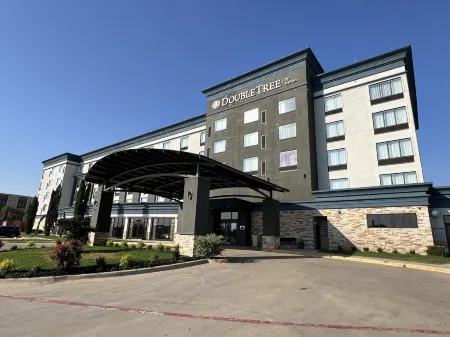 DoubleTree by Hilton Fort Worth Fossil Creek Отели в г. Форт-Уэрт