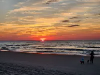 Shell Yeah! Surfside 5Br - New Heated Saltwater Pool - Sleeps 15+- Walk to Beach - 4-Star