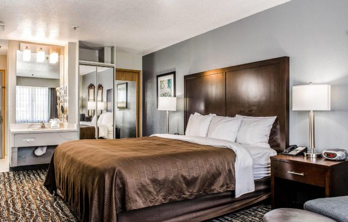 Clarion Hotel by Humboldt Bay