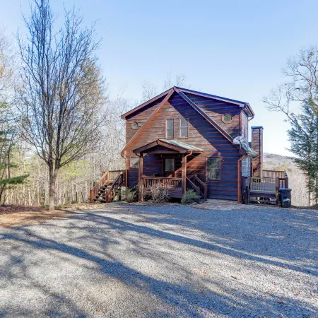 Gorgeous Blue Ridge Mountain Retreat Deck and View!