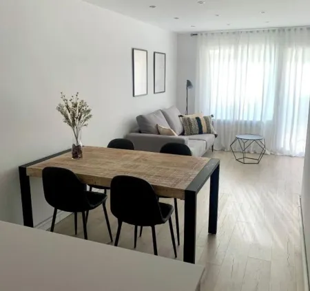 Apartment in front of the Vallnord-Bikepark cable car 541