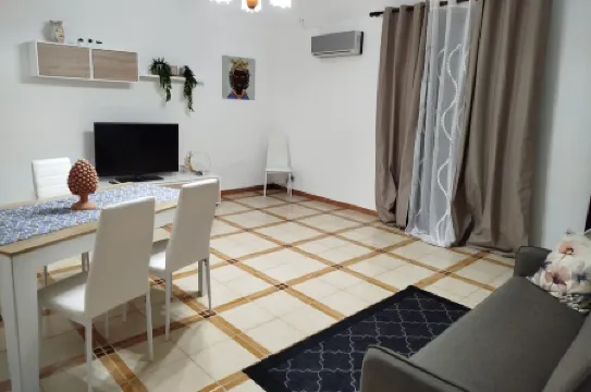 Cozy vacation home in Terrasini a stone's throw from the sea and the historic center.