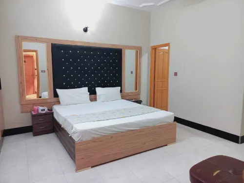 Family Rose Guest House Millennium. Hotels in Shah Faisal Town