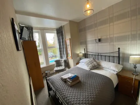 Autumn Leaves Guest House