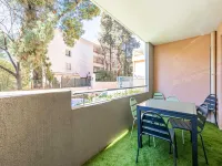 Comfort and serenity with A/C, Parking and Balcony - 2 Yıldız