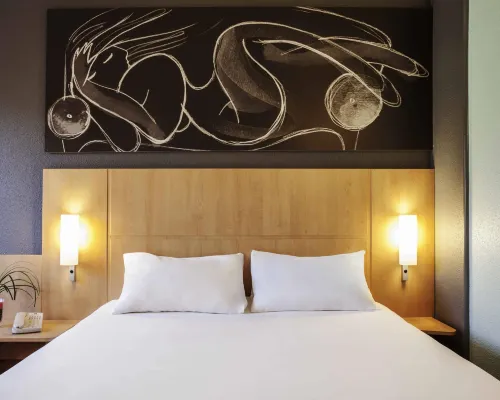 Ibis Barcelona Cornella Kamar Photos