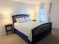 Oceanfront Condo – Walk to Pier & beach out your front door! Hoteles en Old Orchard Beach