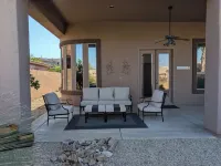 Casa Bella-Luxury Home on Corner Lot, Bring Your Fur Baby.