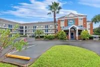 Suburban Studios Stuart Near Federal Hwy 1 Hotels near Stuart Heritage Museum