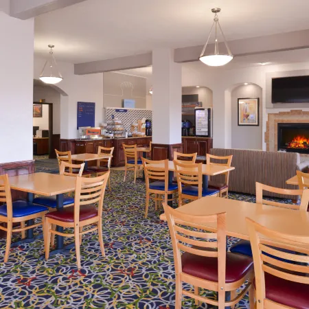 Holiday Inn Express & Suites ALAMOSA by IHG