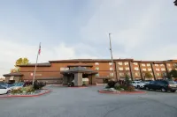 The Lakefront Anchorage Hotel a 