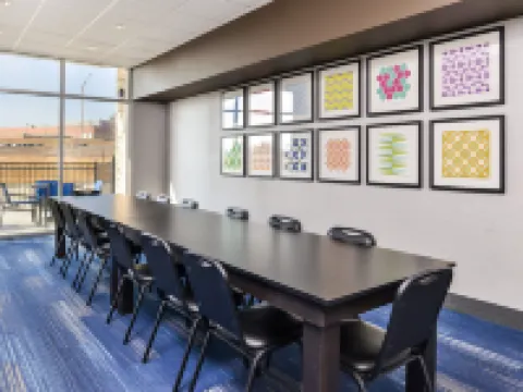 Holiday Inn Express & Suites LEE'S SUMMIT - KANSAS CITY by IHG Hotels in Lee's Summit