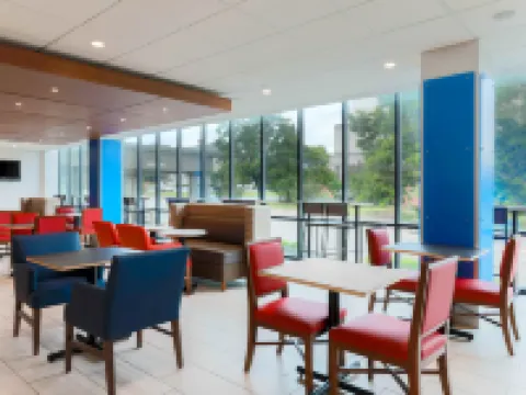 ホリデイ イン エクスプレス & スイーツ フォートワース ダウンタウン by IHG フォートワースのホテル