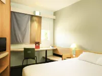 Ibis Orange Centre Échangeur A7 A9 Hotels near Les Mardis I Love Tr'Ail