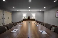 Staybridge Suites HOLLAND by IHG - Lemmikkieläimet sallittu