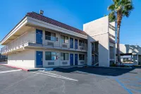 Rodeway Inn & Suites Thousand Palms - Rancho Mirage Отели в г. Таусанд Палмс