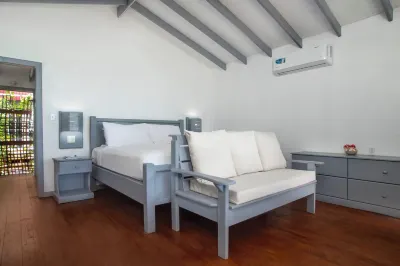 Conch Beach Cabins - Rumbus Beach Các khách sạn ở 