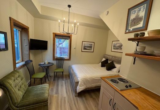 다운타운 화이트호스 - 베이스캠프