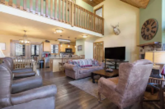 Fox Hollow Family Lodge