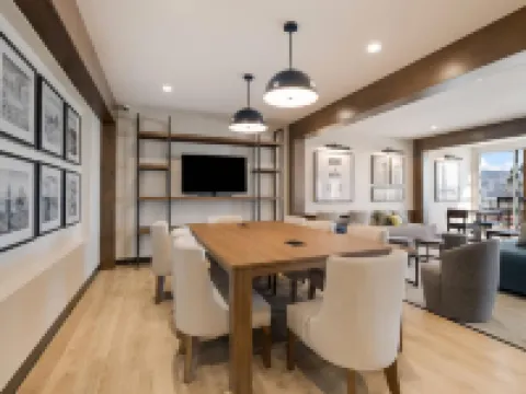 Everhome Suites Corona Hotels in Corona