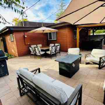 West Sedona Gem with Hot Tub, Walk to Trails, Shops & Restaurants Hotel Exterior